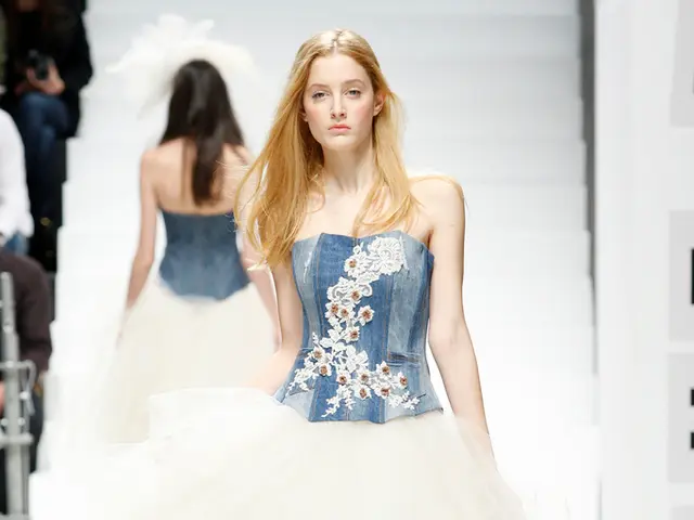 Interviews with Pinar Yanardag and Emily Salvador, the masterminds behind GLITCH